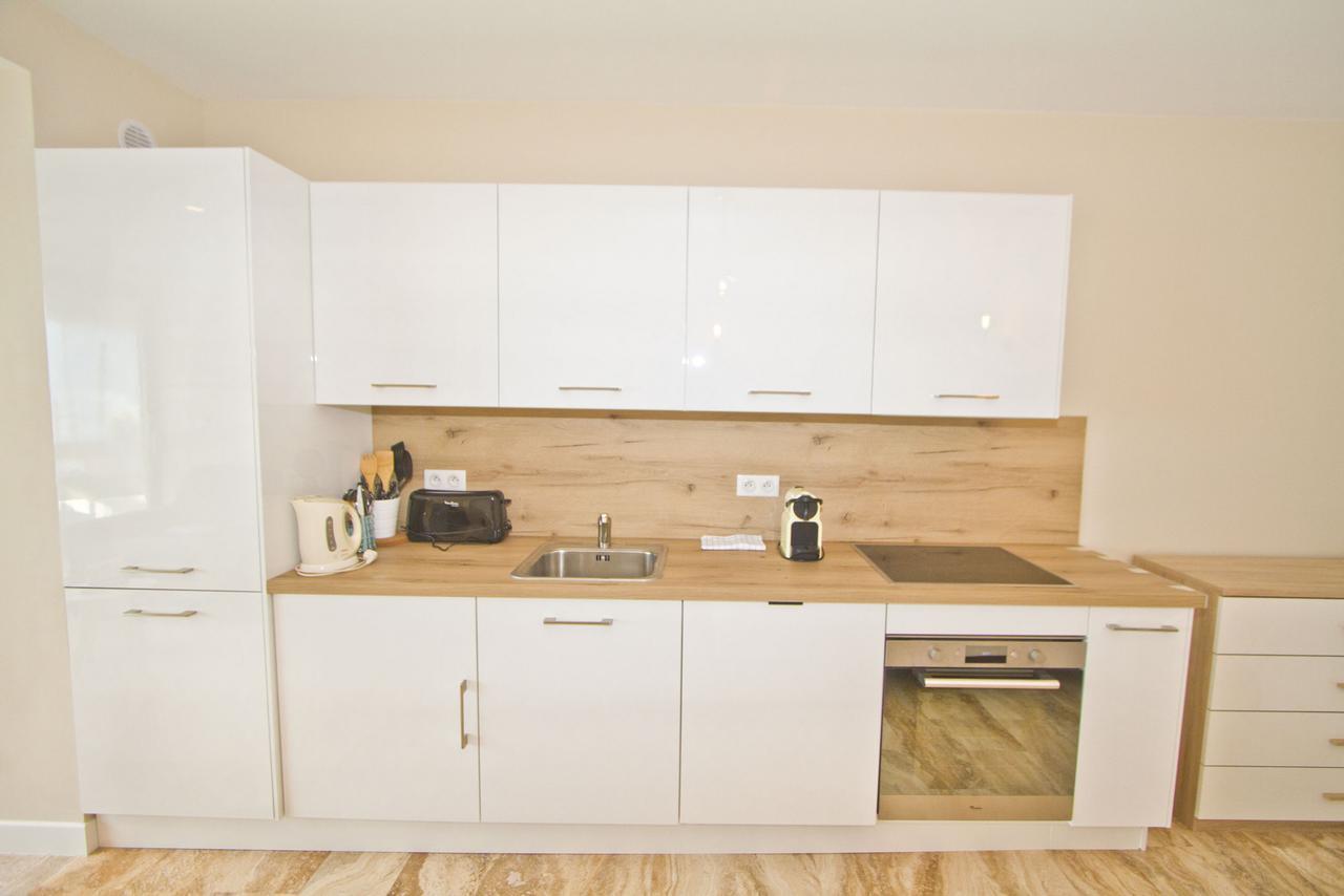 Promenade Holiday - Cosy Sea Front Studio Ница Екстериор снимка